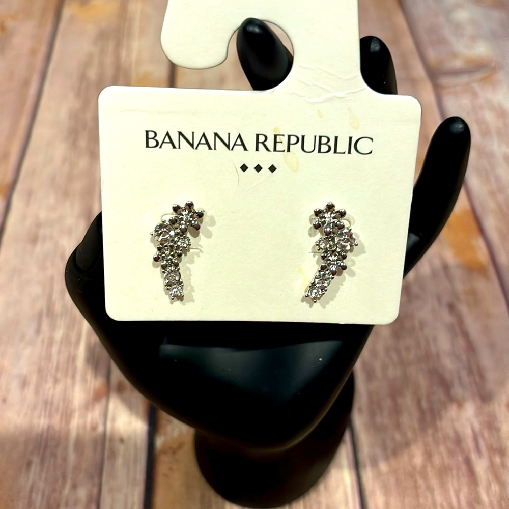 NWT Banana Republic rhinestone plumeria post back earrings in silver stunning